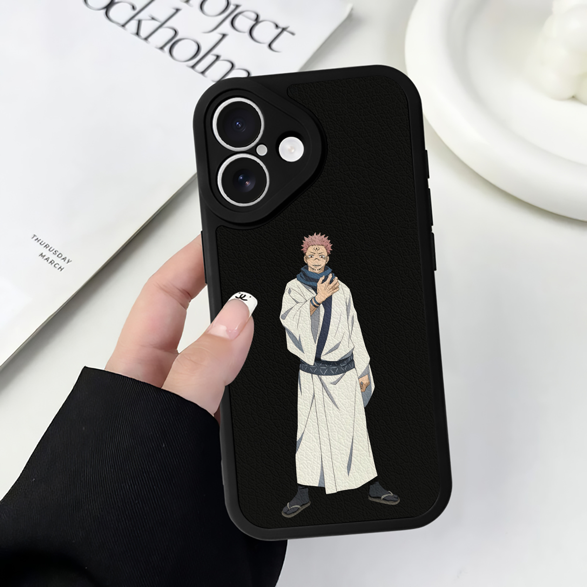 （画像用） 呪術廻戦 Jujutsu Kaisen 【iPhone 16シリーズ対応】シリコンスマホケース（レザー調） 材質：シリコン